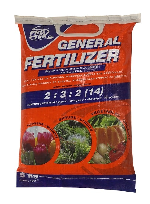 A Protek General Fertilizer bag, containing usage instructions. The fertilizer weighs 40 lbs (18.14 kg), covers 10,890 sq ft (1012 sq m), and contains a 2-3-2 nutrient ratio.