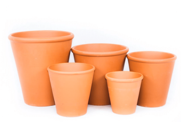 Multiple sizes of simple terracotta plant pots.