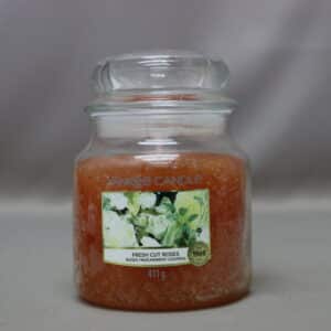 YANKEE CANDLE FRESH CUT ROSES MEDIUM 411g