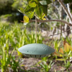 GREEN PEBBLE BIRD FEEDER